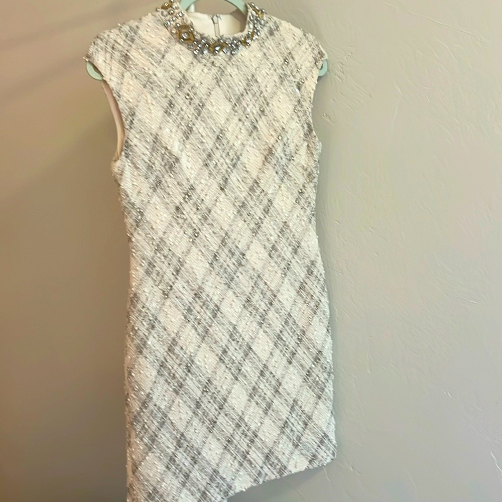 Vince Camuto tweed/jeweled cap sleevee dress. EUC. Size 4P